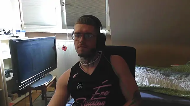 NIcoBig420 Pertunjukan Webcam