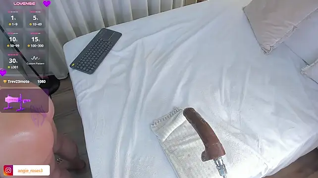 Show de angiee_roses na webcam