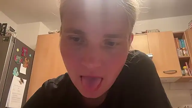 s-te-fan-i's Live XXX Chat