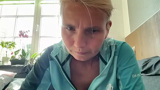 s-te-fan-in Webbikameraesitys