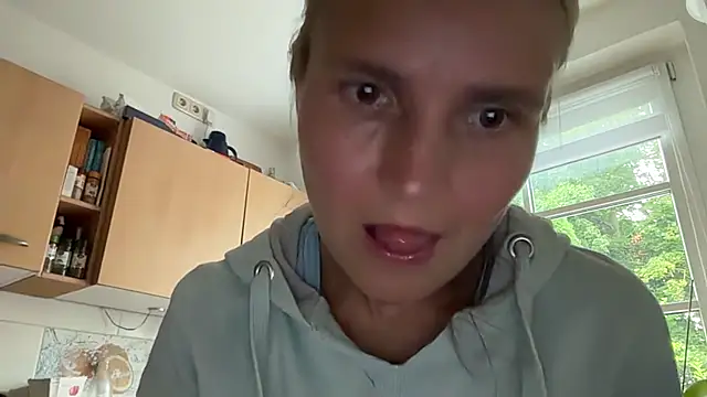 s-te-fan-i élő XXX-chatje