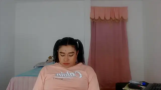katrinawillff Adlı Modelin Web Kamerası Şovu