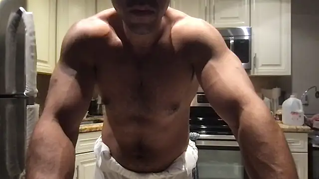 غرفة دردشة BigGuyMuscle المباشرة