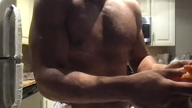 ห้องแชทสดของ BigGuyMuscle
