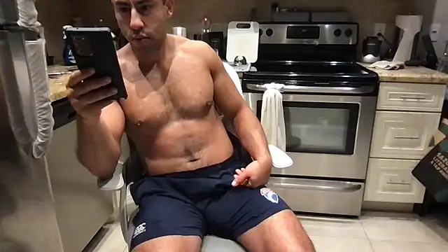 โชว์เว็บแคมของ BigGuyMuscle