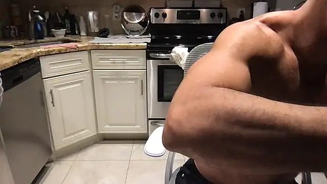 BigGuyMuscle webkamerás műsora