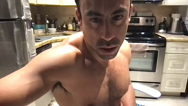BigGuyMuscle: διαδικτυακό σόου στην κάμερα
