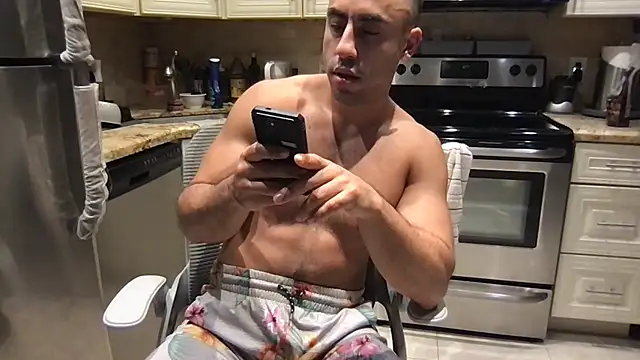 BigGuyMuscle: вебкам-шоу