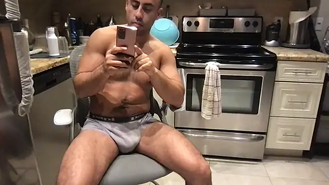 BigGuyMuscle: вебкам-шоу