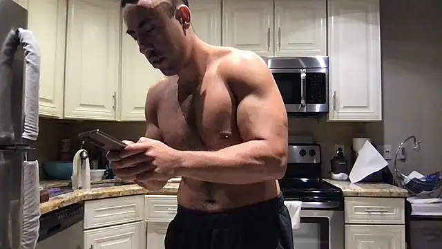 BigGuyMuscle: вебкам-шоу