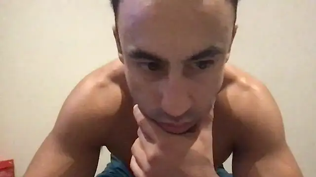 BigGuyMuscle: διαδικτυακό σόου στην κάμερα