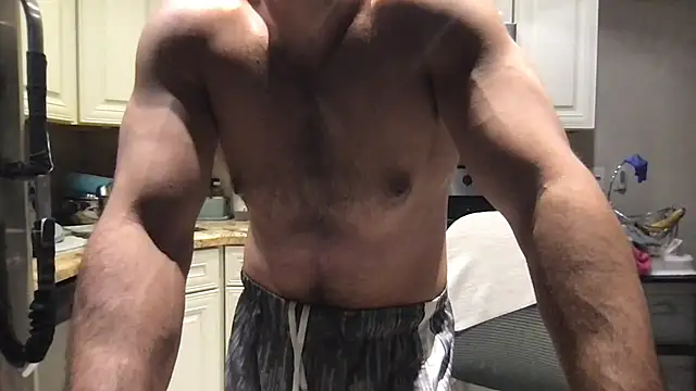 BigGuyMuscle: διαδικτυακό σόου στην κάμερα