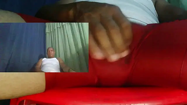bigblackcock75's Live XXX Chat