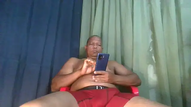 Pokazy przed kamerką – bigblackcock75