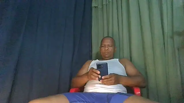 Show de bigblackcock75 na webcam