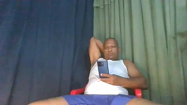bigblackcock75 Show Webcam