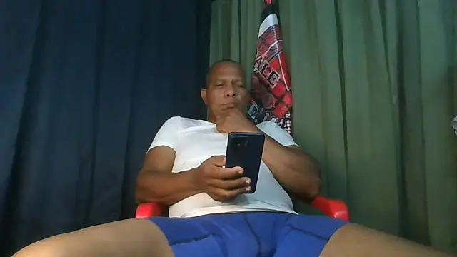 bigblackcock75: вебкам-шоу