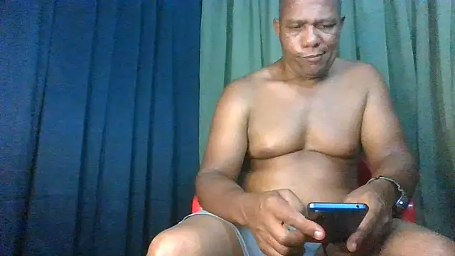 bigblackcock75 ওয়েবক্যাম শো