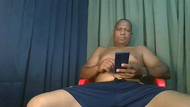 Show modela bigblackcock75 na web-kameri