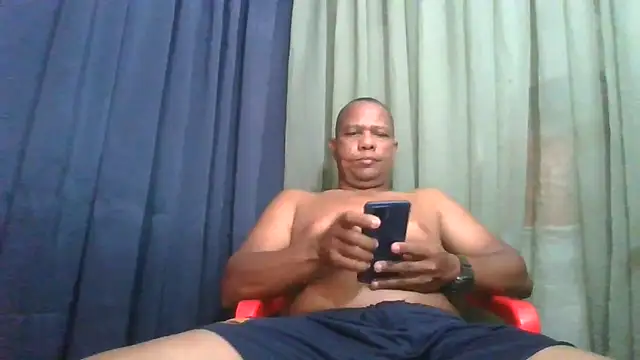 Show de bigblackcock75 na webcam