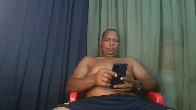 bigblackcock75 webcam show