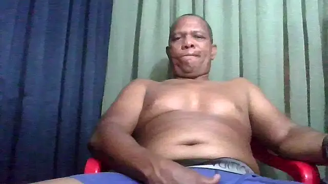 bigblackcock75 在線直播表演