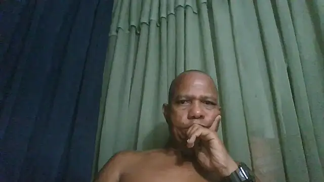 Show modela bigblackcock75 na web-kameri