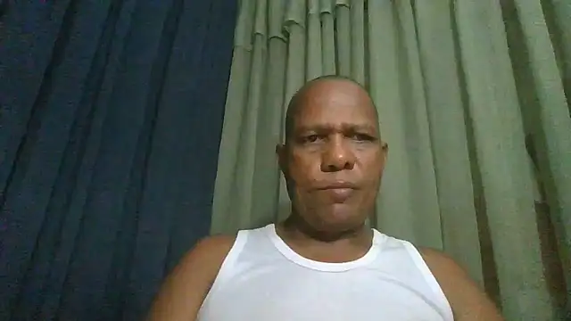 Show de bigblackcock75 na webcam