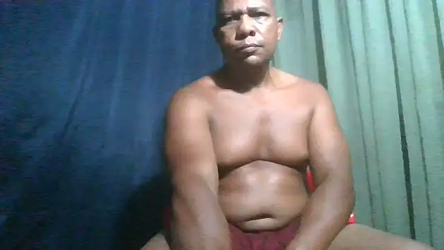 Pokazy przed kamerką – bigblackcock75