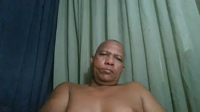 הופעת וובקאם של bigblackcock75