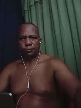bigblackcock75's Live XXX Chat