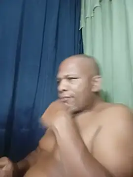 Show de bigblackcock75 na webcam