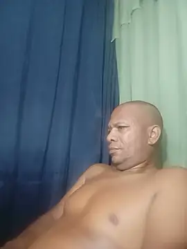 bigblackcock75 Show Webcam