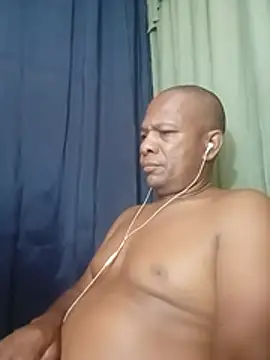 Show de bigblackcock75 na webcam