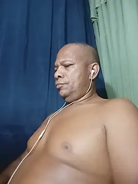 Show modela bigblackcock75 na web-kameri