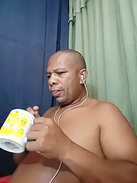הופעת וובקאם של bigblackcock75