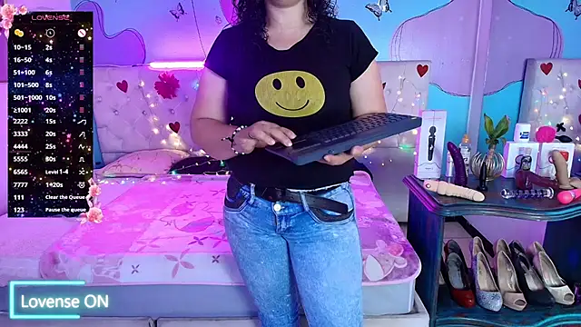 Chat +18 de Zaly_mature ao vivo