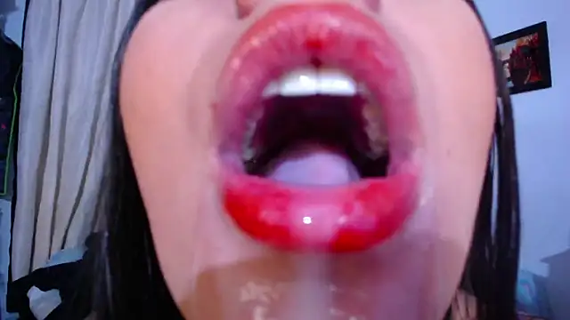 Sharlottee's Webcam Show