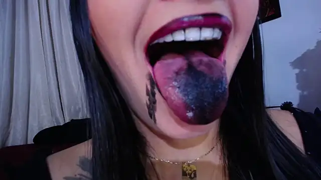 Sharlottee's Webcam Show