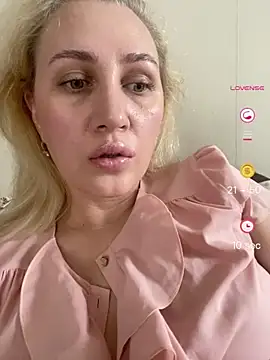YourBlondee Webcamshow