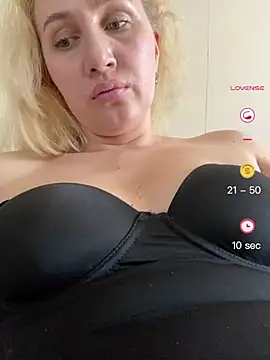 YourBlondee's Live Sex Cam Show