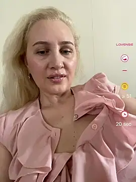 YourBlondee Webcamshow