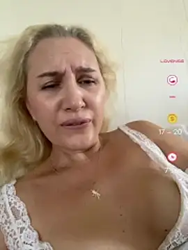 YourBlondee Webcamshow