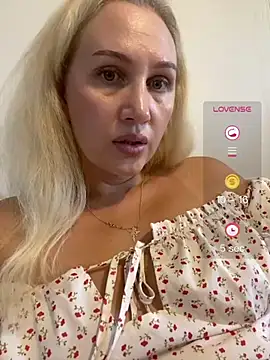 YourBlondee Webcam-Show