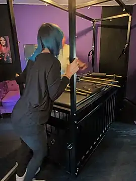 beauty-of-pain Show in webcam