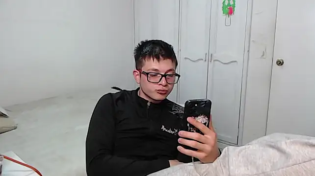 Pokazy przed kamerką – MathewCollin