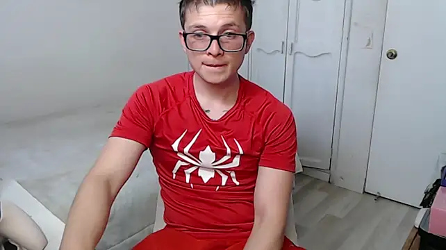Show modela MathewCollin na web-kameri