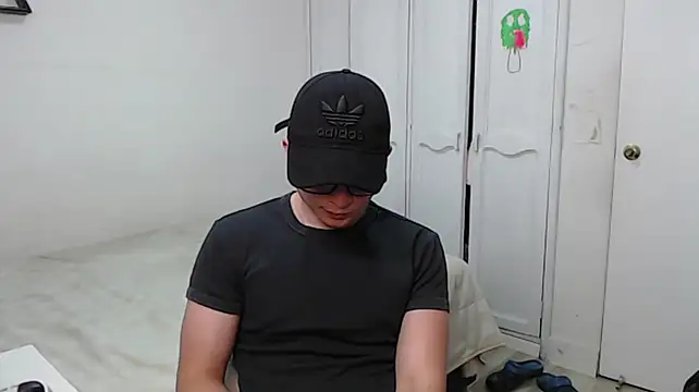 Pokazy przed kamerką – MathewCollin