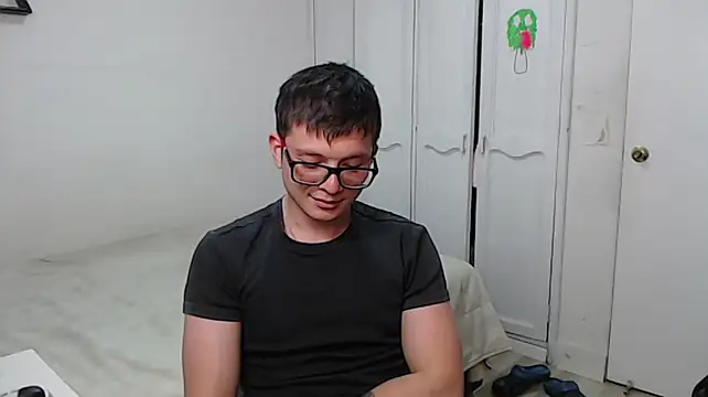 MathewCollin Show in webcam