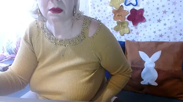 QueenLana live XXX chat